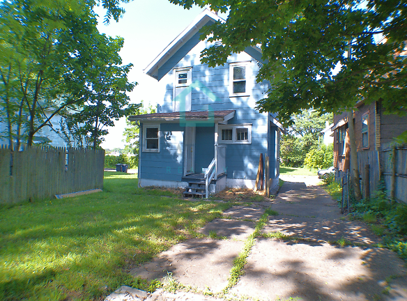 891 Berghoff St - Akron, OH
