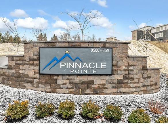 Pinnacle Pointe Apartments - Allison Park, PA