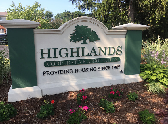 Highlands Cooperative Association Apartments - Lansing, MI