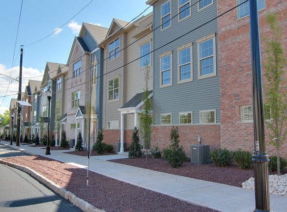 Gramercy Townhomes - South Bound Brook, NJ
