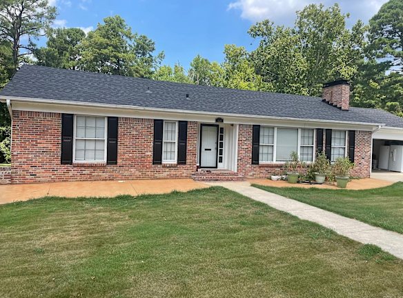 620 Dyer Cir - Benton, AR