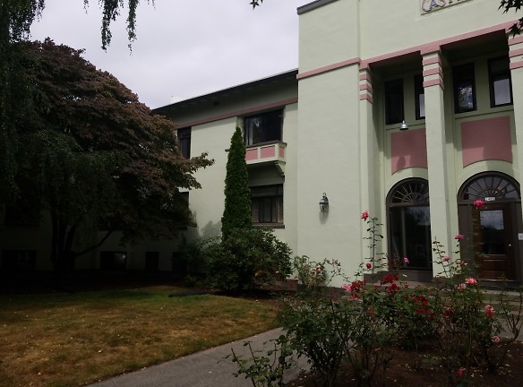 Castle Rose Apartments - Portland, OR