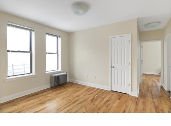 22-46 31st St unit 4-A - Queens, NY