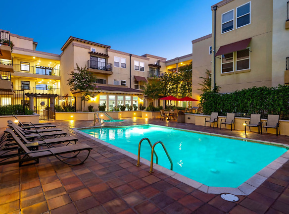 The Villagio Apartments - Northridge, CA