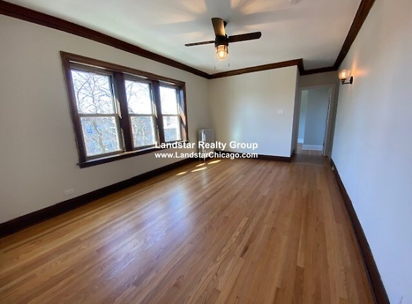 5230 N Rockwell St unit 3 - Chicago, IL