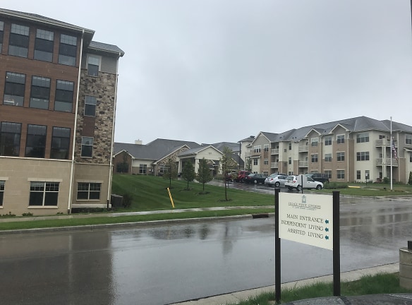 VILLAGE POINT COMMONS Apartments - Grafton, WI