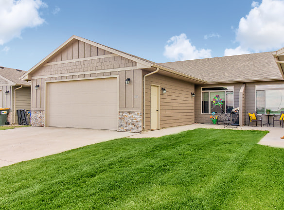 Bison Trail Twin Homes Apartments - Sioux Falls, SD