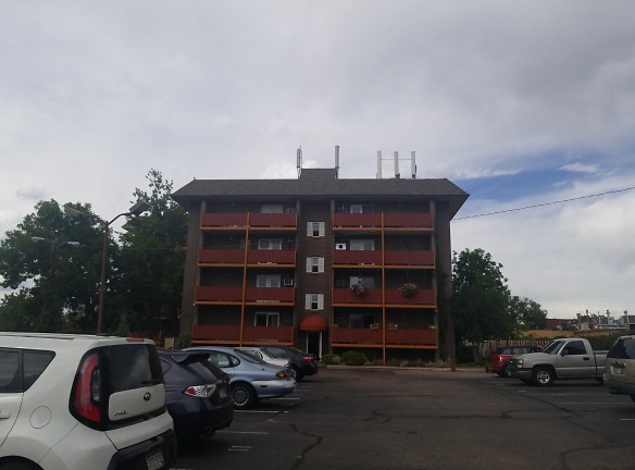 Lake Park Apartments - Denver, CO