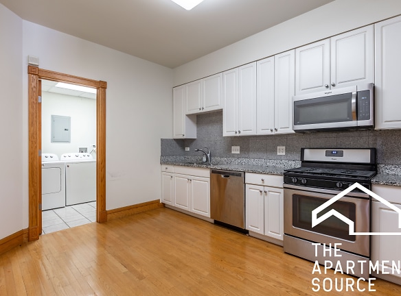 502 N Milwaukee Ave unit 2F - Chicago, IL