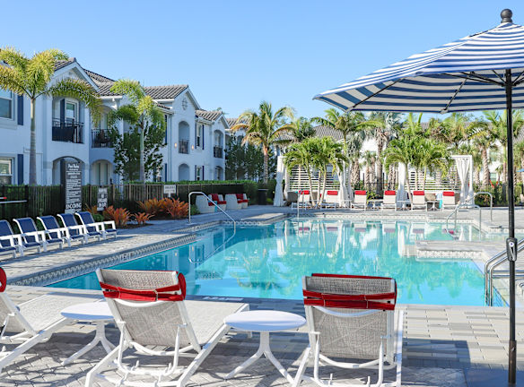The Crest At Naples Apartments - Naples, FL