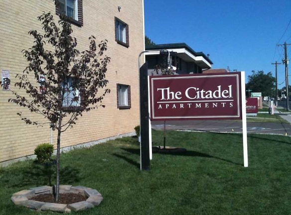 The Citadel Apartments - Colorado Springs, CO