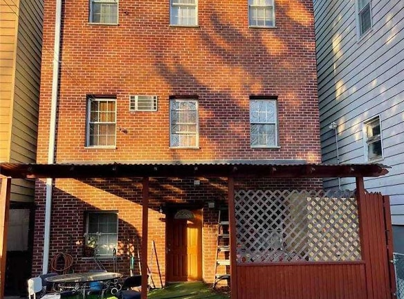61 22 55th Dr 2ND Apartments - Queens, NY
