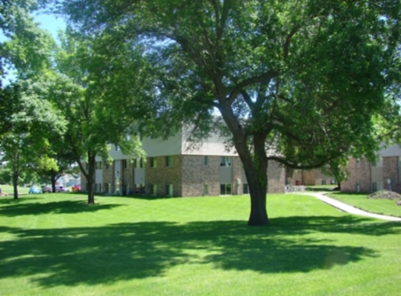 Country Village Apartments - Redwood Falls, MN
