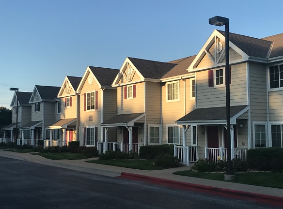 Valley Ridge Residences Apartments - Branson, MO