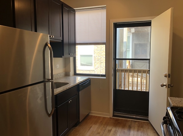6973 N Greenview Ave unit 2N - Chicago, IL