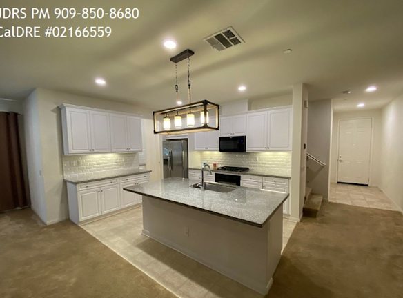 886 Harvest Ave - Upland, CA