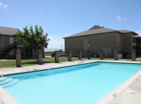 Remington Apartment Homes - Freeport, TX