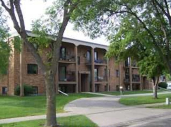 Briarwood Apartments - Fargo, ND