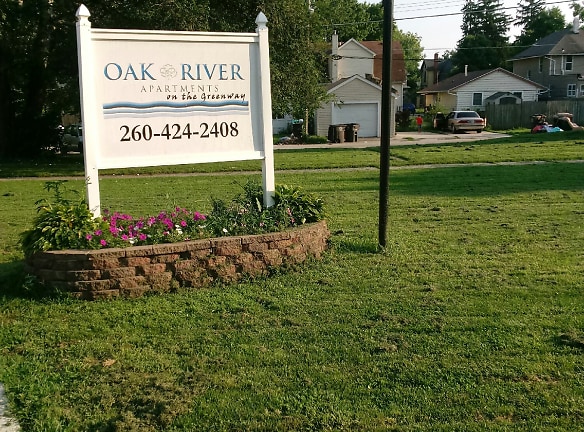 Oak River Apartments - Fort Wayne, IN