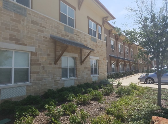 Cedar Bluff Apartments - Mansfield, TX