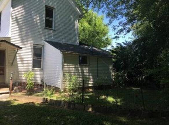 1421 Tremont Ave SW - Massillon, OH