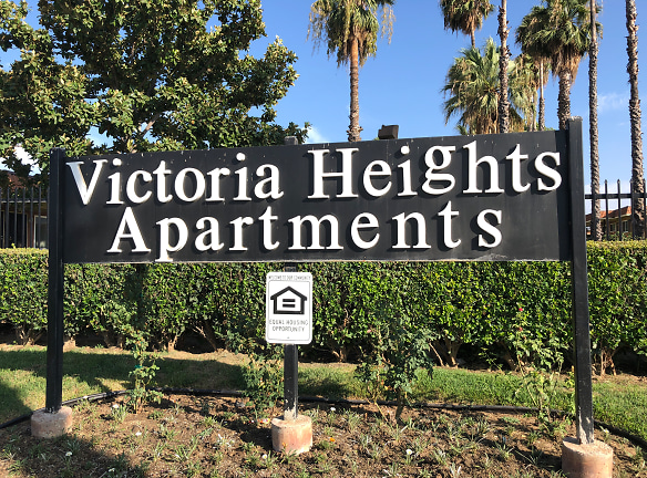 Victoria Heights Apartments - Riverside, CA