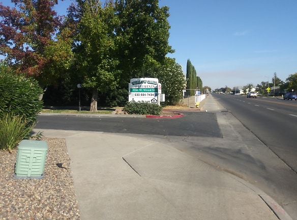 Willow Oaks Apartments - Willows, CA