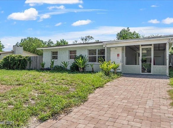 2235 King Richard Rd - Melbourne, FL