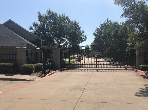 Parc Place Retirement Community Apartments - Bedford, TX
