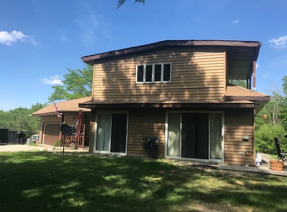 3948 Waterville Rd - Dousman, WI