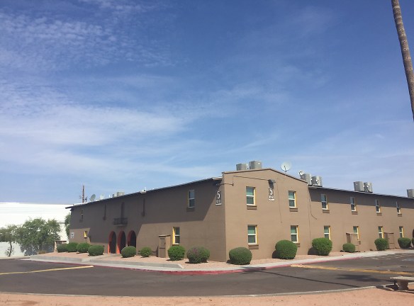 Phoenix Landing Apartments - Phoenix, AZ