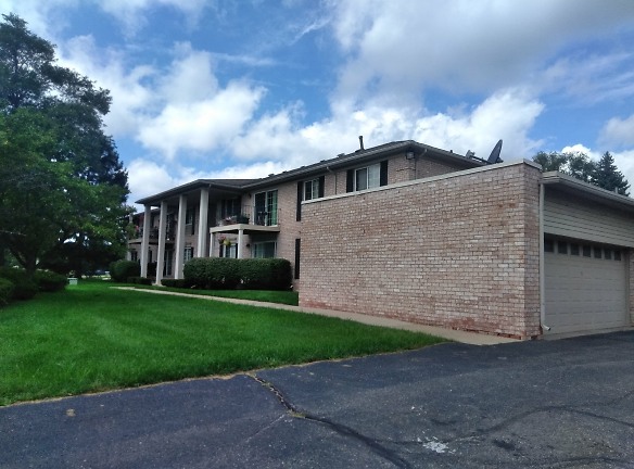 Whitney Court Apartments - West Bloomfield, MI