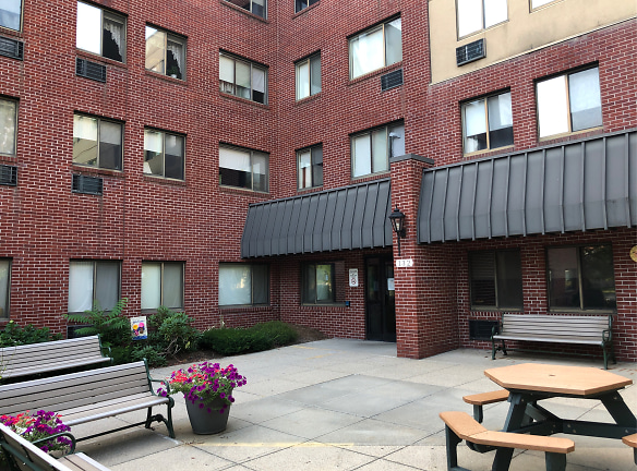 Falls View Apartments - Chicopee, MA