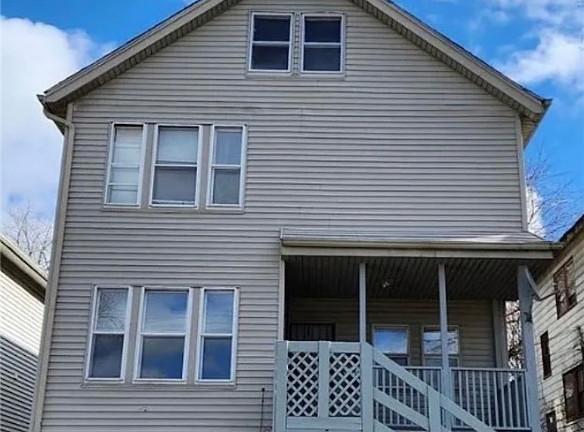 3231 W 121st St - Cleveland, OH
