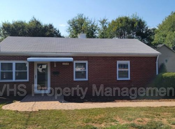 174 Elm St - Warrenton, VA