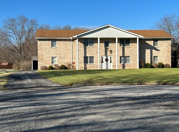 8426 Colwyn Ct - Youngstown, OH