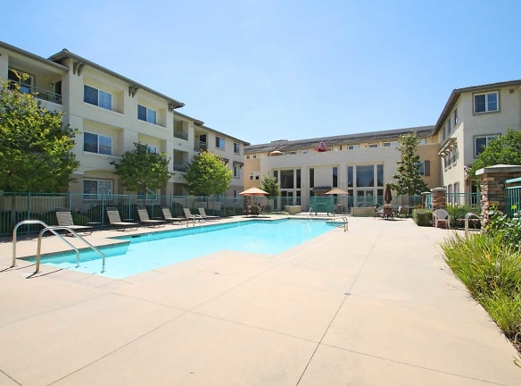 Royal Oaks Apartments - San Marcos, CA