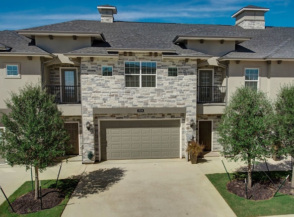 411 Kate Ln - College Station, TX