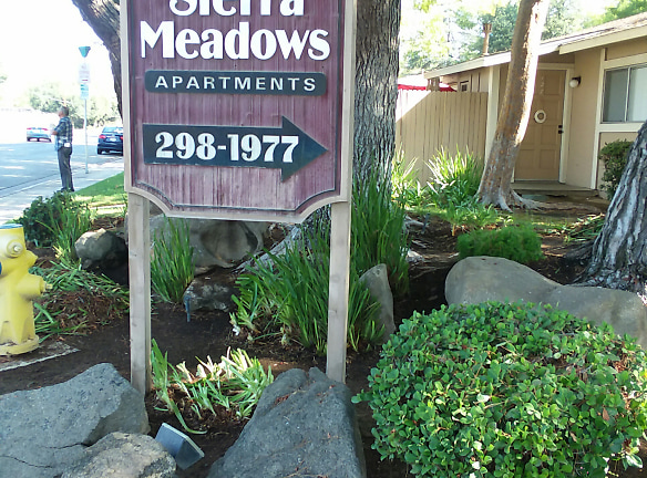Sierra Meadows Apartments - Clovis, CA