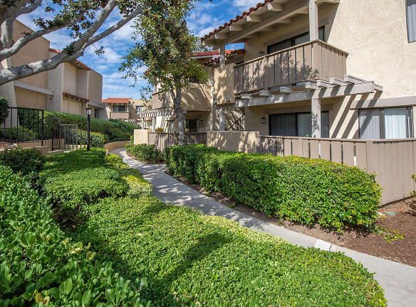 Maplewood Apartment Homes - Brea, CA