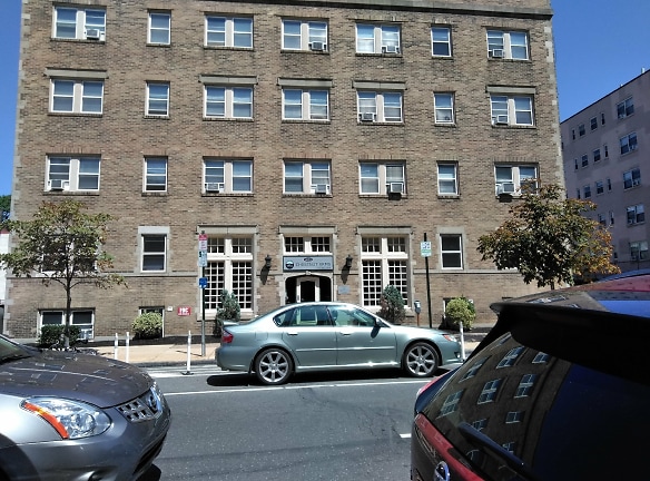 Chestnut Arms Apartments - Philadelphia, PA