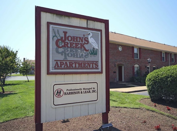 John's Creek Townhomes & Apartments - Hampton, VA