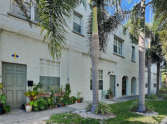 2305 W Texas Ave #5 - Tampa, FL