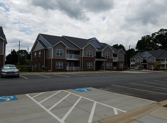 Sumner Ridge Apartments - Greensboro, NC