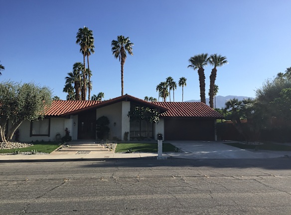 2135 E Sonora Rd - Palm Springs, CA