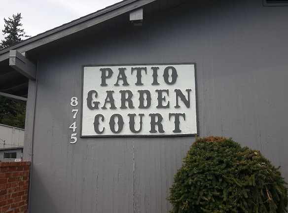 Patio Garden Court Apartments - Portland, OR