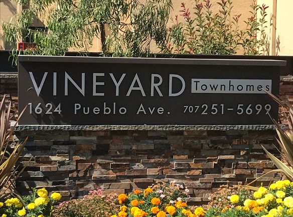 Vineyard Townhomes Apartments - Napa, CA