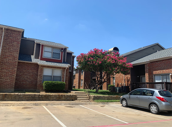 Trinity Mills Apartments - Carrollton, TX