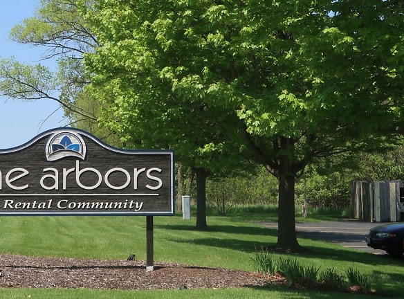 The Arbors Apartments - Rockford, IL