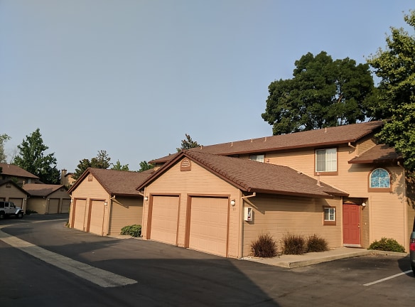 WINDSOR COURT APTS Apartments - Redding, CA
